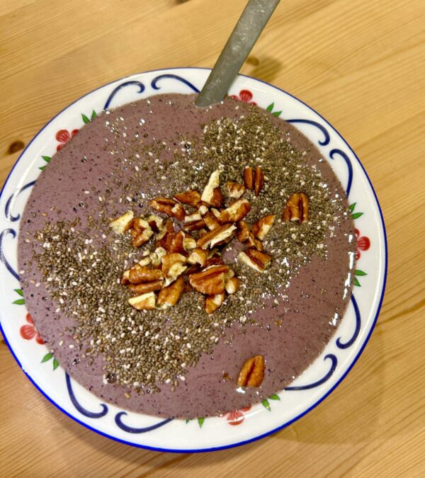 Blueberry and sunflower smoothie